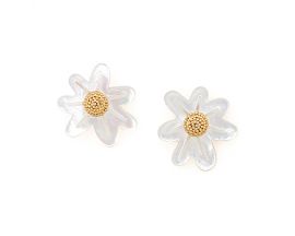 MARGUERITE boucles doreilles puces nacre blanche